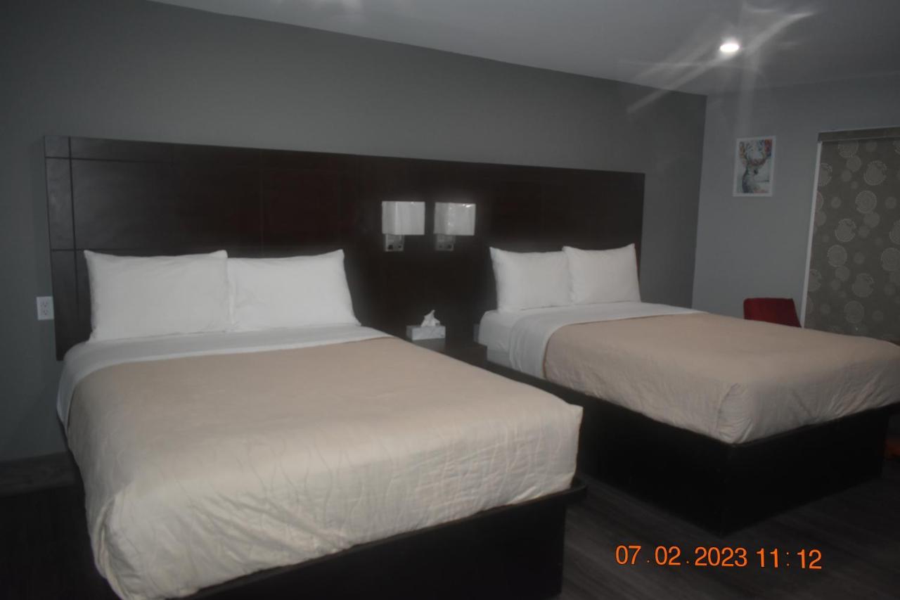 Time Travellers Motel Petawawa Exterior foto